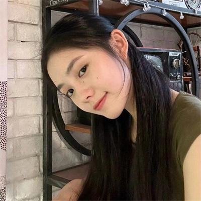 橙色女孩